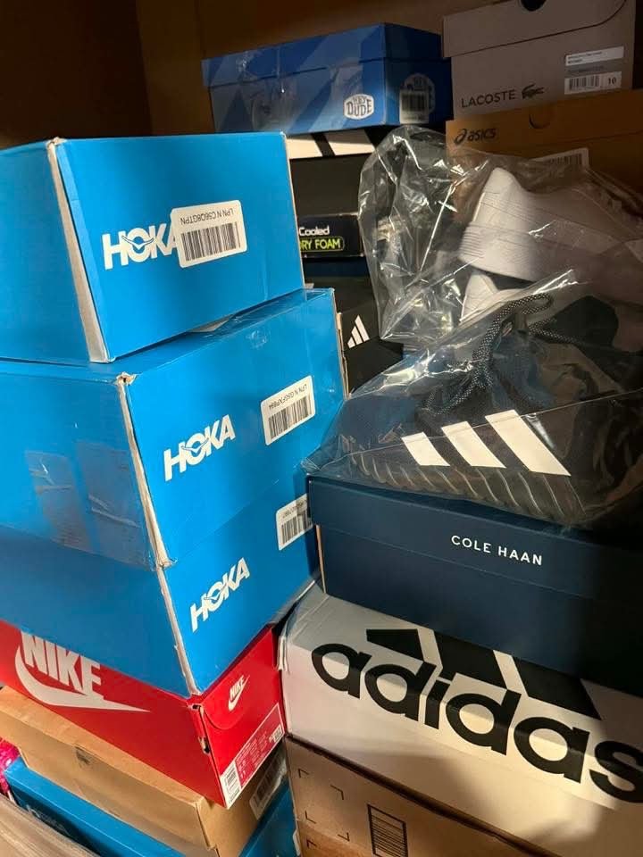 160-Pair Mixed Shoes Pallet: Buy Wholesale Footwear at $10/Pair