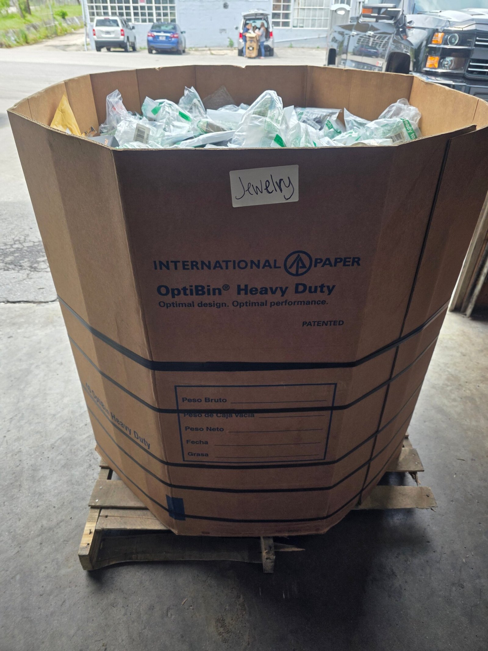 Amazon Jewelry Liquidation Pallet: 1,500+ Pieces Wholesale Deal