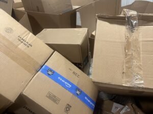Amazon Low End Mediums Truckload: 800+ Units, Wholesale Value