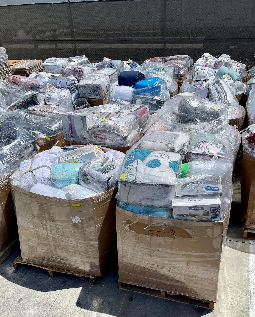 Bedding Items Wholesale Pallet — 200+ Pieces of Bulk Profit