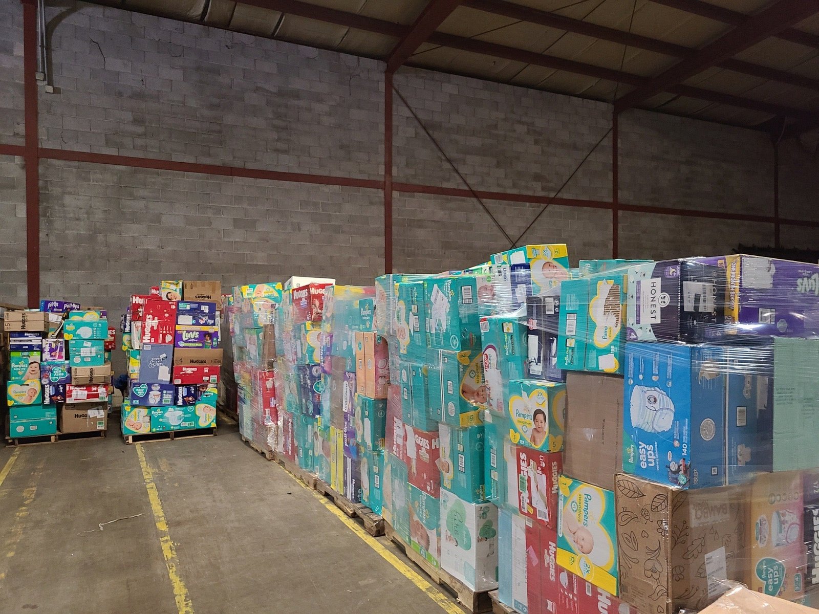 Bulk Diaper Truckload: 20-26 Pallets of Wholesale Overstock Diapers