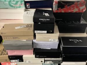 Buy 325-Pair Macy's Bloomingdale's Women's Shoes Pallet — Wholesale