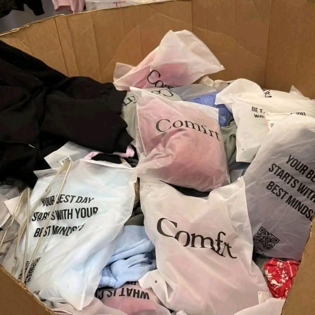 Comfrt Clothing Pallet: 400-Piece Wholesale Apparel Lot for Resale