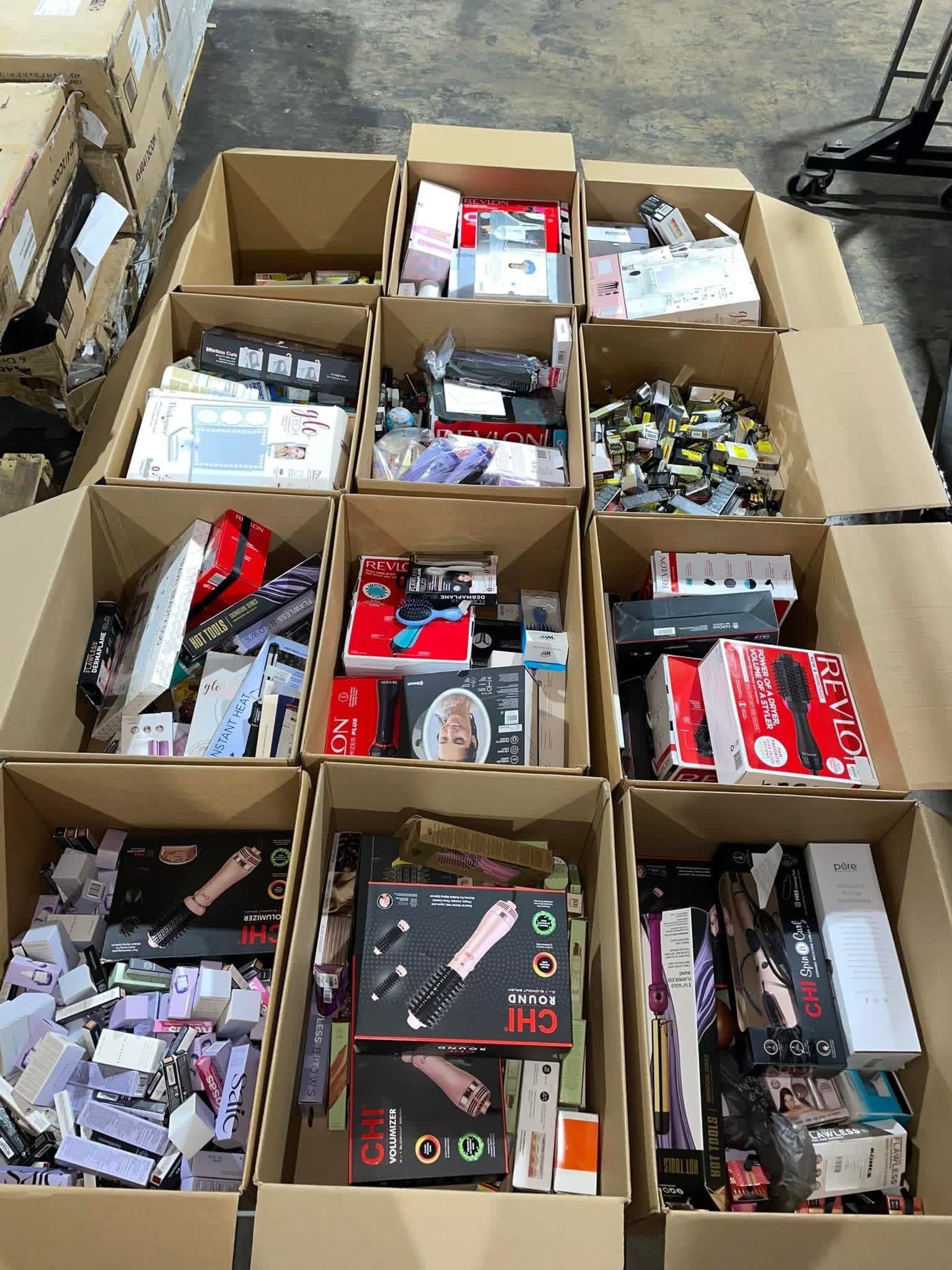 Kohl's Beauty Pallet — Buy 900 New Cosmetics for $1,300
