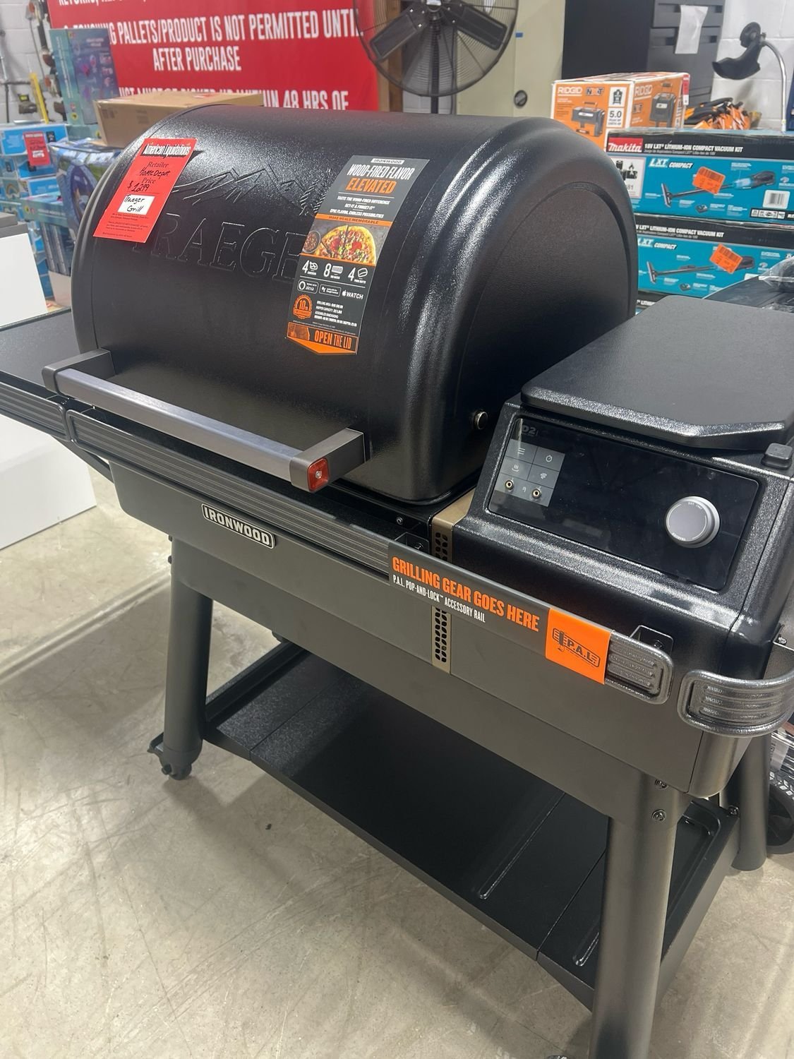 Traeger Ironwood Smoker Open Pallet — 1 Open-Box WiFIRE Gril